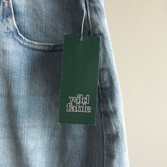 NWT Wild Fable light wash distressed jean mini skirt - Picture 5 of 9